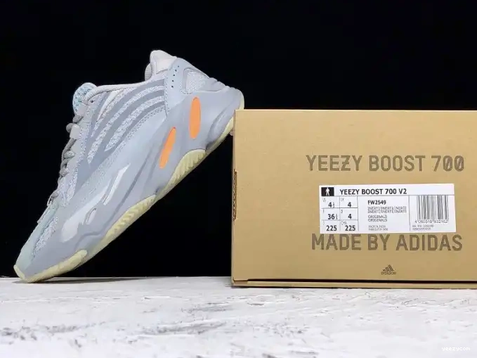 V2 Boost 'Inertia' Adidas Yeezy FW2549 700 0428